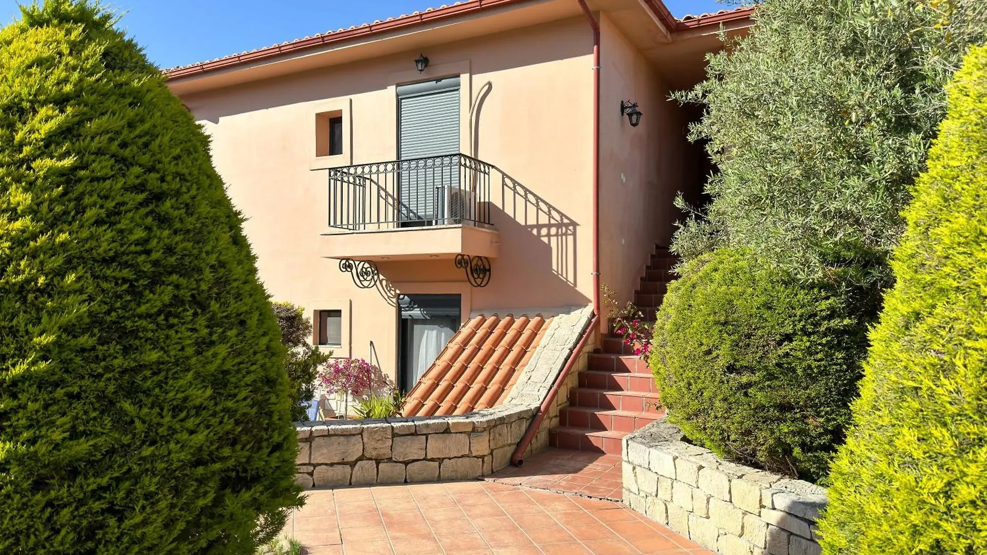 Luxury Seaside Apt In Pefkochori Featuring Pool